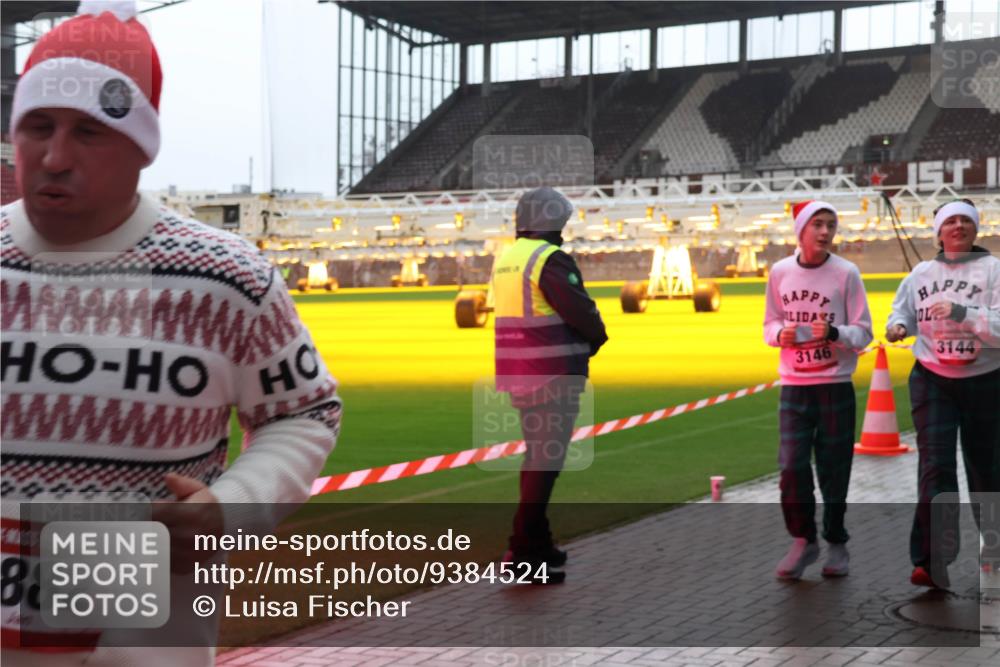 07.12.2025 - St. Pauli X-Mass-Run No. 15 Luisa Fischer http://msf.ph/oto/9384524 07.12.2025 11:30:05 Ziel 882, 3146, 3144, 859, 861, 882, 1759, 1922, 1924, 1925, 1941, 2213, 2285, 2500, 2522, 2676, 2701, 2702, 2787, 2838, 2840, 2882, 3143, 3144, 3146, 3235, 3236, 3303, 4392, 4432, 4452, 4651, 4839 meine-sportfotos.de