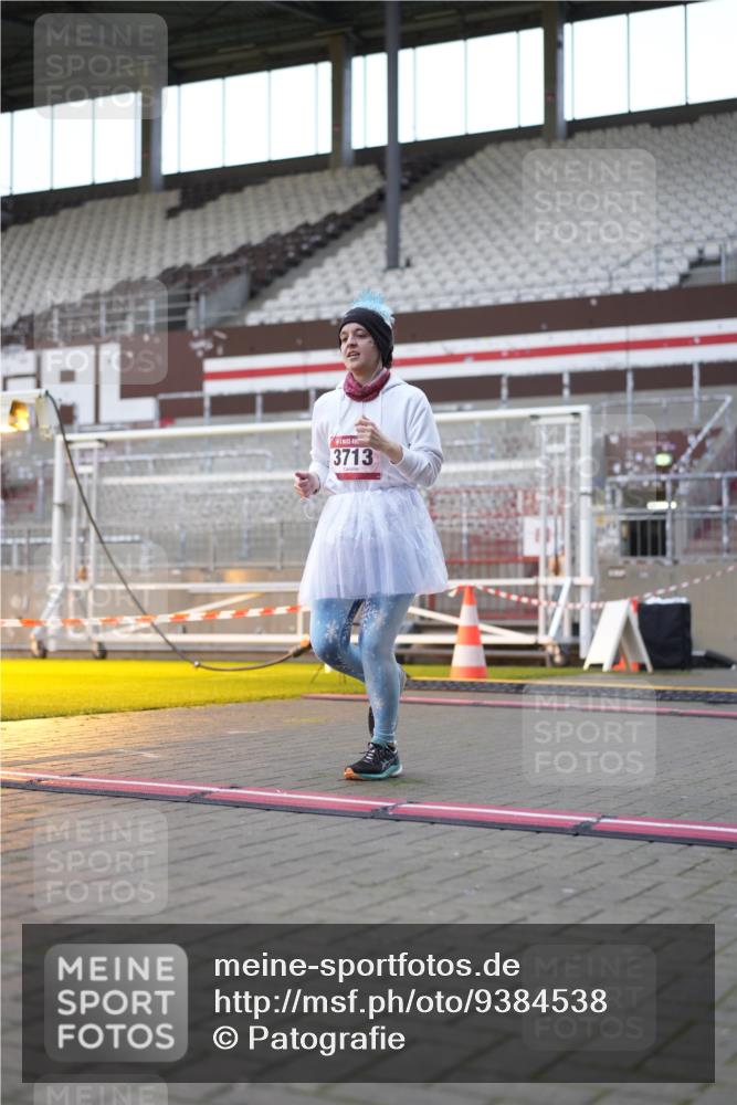 07.12.2025 - St. Pauli X-Mass-Run No. 15 Patografie http://msf.ph/oto/9384538 07.12.2025 10:27:41 Ziel 175, 2060, 2101, 2188, 2677, 3154, 3156, 3458, 3706, 3707, 3713, 4383, 4462, 4463, 4515, 4516 meine-sportfotos.de