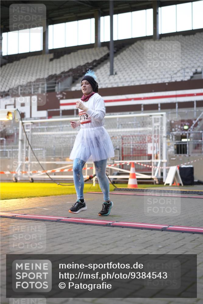 07.12.2025 - St. Pauli X-Mass-Run No. 15 Patografie http://msf.ph/oto/9384543 07.12.2025 10:27:41 Ziel 175, 2060, 2101, 2188, 2677, 3154, 3156, 3458, 3706, 3707, 3713, 4383, 4462, 4463, 4515, 4516 meine-sportfotos.de