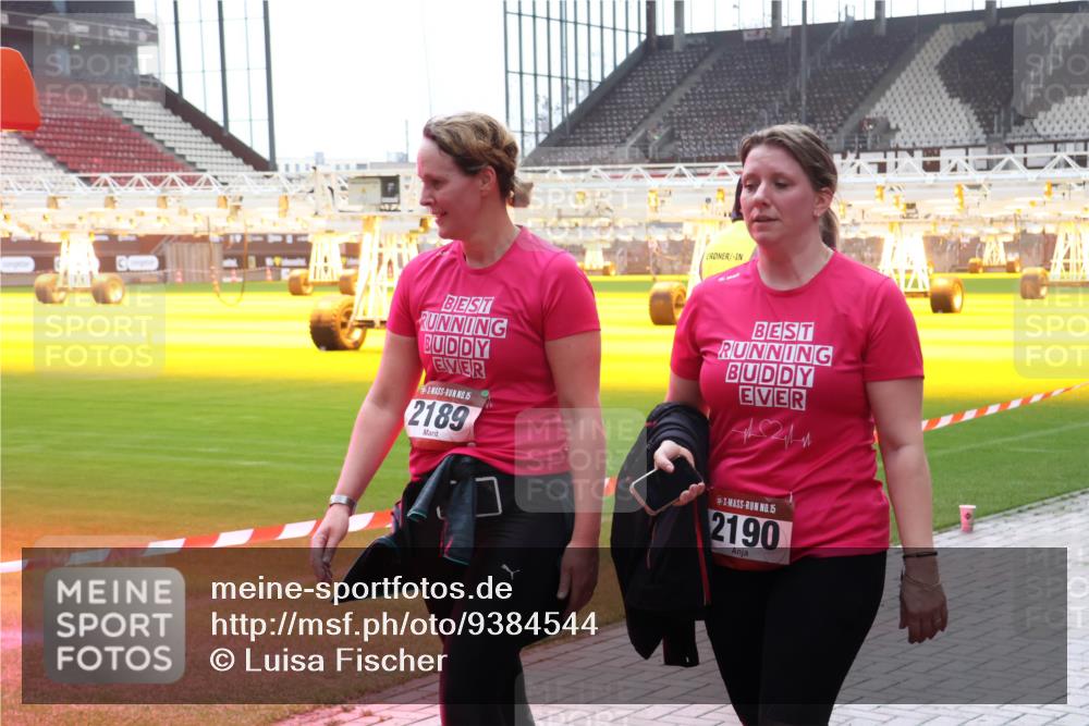 07.12.2025 - St. Pauli X-Mass-Run No. 15 Luisa Fischer http://msf.ph/oto/9384544 07.12.2025 11:30:13 Ziel 15, 2189, 15, 2190, 859, 882, 1759, 1922, 1924, 1925, 1941, 2213, 2500, 2522, 2701, 2702, 2787, 2838, 2840, 2882, 3143, 3144, 3146, 3303, 4651, 4839 meine-sportfotos.de
