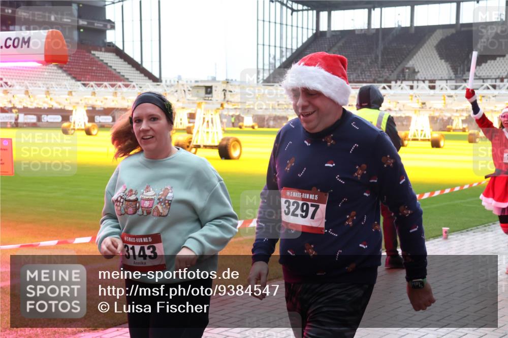 07.12.2025 - St. Pauli X-Mass-Run No. 15 Luisa Fischer http://msf.ph/oto/9384547 07.12.2025 11:30:16 Ziel 0, 15, 3143, 15, 3297, 859, 882, 1759, 1922, 1924, 1925, 1941, 2213, 2500, 2522, 2701, 2702, 2705, 2787, 2838, 2840, 2882, 3143, 3144, 3146, 3303, 4651, 4839 meine-sportfotos.de