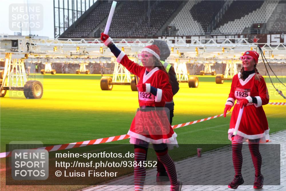 07.12.2025 - St. Pauli X-Mass-Run No. 15 Luisa Fischer http://msf.ph/oto/9384552 07.12.2025 11:30:17 Ziel 1922, 15, 1925, 15, 859, 882, 1759, 1922, 1924, 1925, 1941, 2213, 2500, 2522, 2701, 2702, 2705, 2787, 2838, 2840, 2882, 3143, 3144, 3146, 3303, 4651, 4839 meine-sportfotos.de