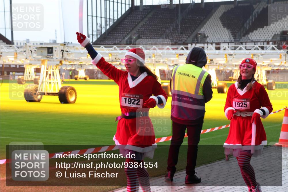 07.12.2025 - St. Pauli X-Mass-Run No. 15 Luisa Fischer http://msf.ph/oto/9384554 07.12.2025 11:30:18 Ziel 15, 1922, 15, 1925, 859, 882, 1759, 1922, 1924, 1925, 1941, 2213, 2500, 2522, 2701, 2702, 2705, 2787, 2838, 2840, 2882, 3143, 3144, 3146, 3303, 4651, 4839 meine-sportfotos.de