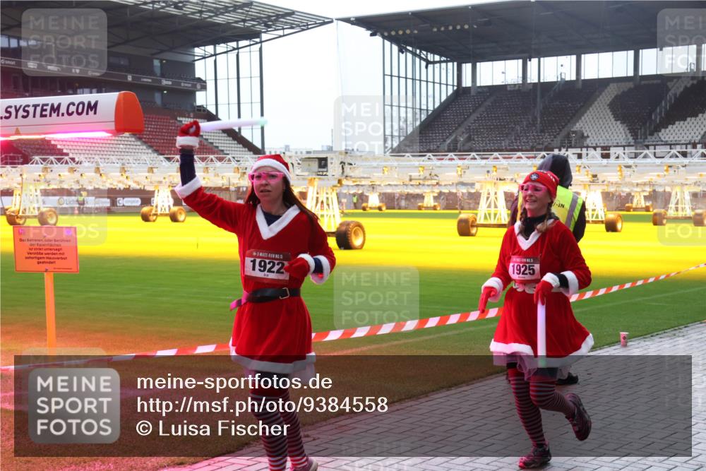 07.12.2025 - St. Pauli X-Mass-Run No. 15 Luisa Fischer http://msf.ph/oto/9384558 07.12.2025 11:30:18 Ziel 0, 40, 15, 1922, 15, 1925, 859, 882, 1759, 1922, 1924, 1925, 1941, 2213, 2500, 2522, 2701, 2702, 2705, 2787, 2838, 2840, 2882, 3143, 3144, 3146, 3303, 4651, 4839 meine-sportfotos.de
