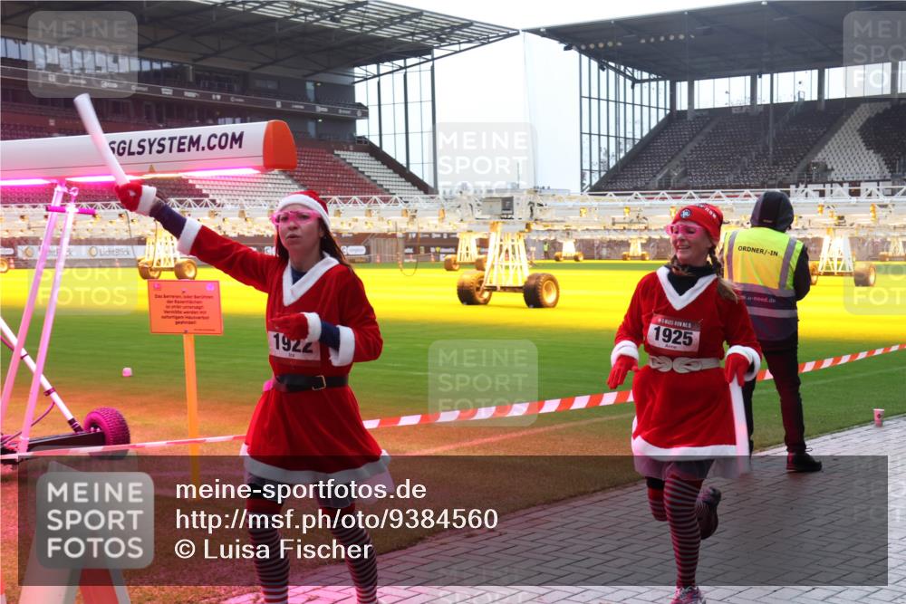 07.12.2025 - St. Pauli X-Mass-Run No. 15 Luisa Fischer http://msf.ph/oto/9384560 07.12.2025 11:30:19 Ziel 1922, 15, 1925, 859, 882, 1759, 1922, 1924, 1925, 1941, 2522, 2701, 2702, 2705, 2787, 2838, 2840, 2882, 3143, 3144, 3146, 3303, 4651, 4839 meine-sportfotos.de