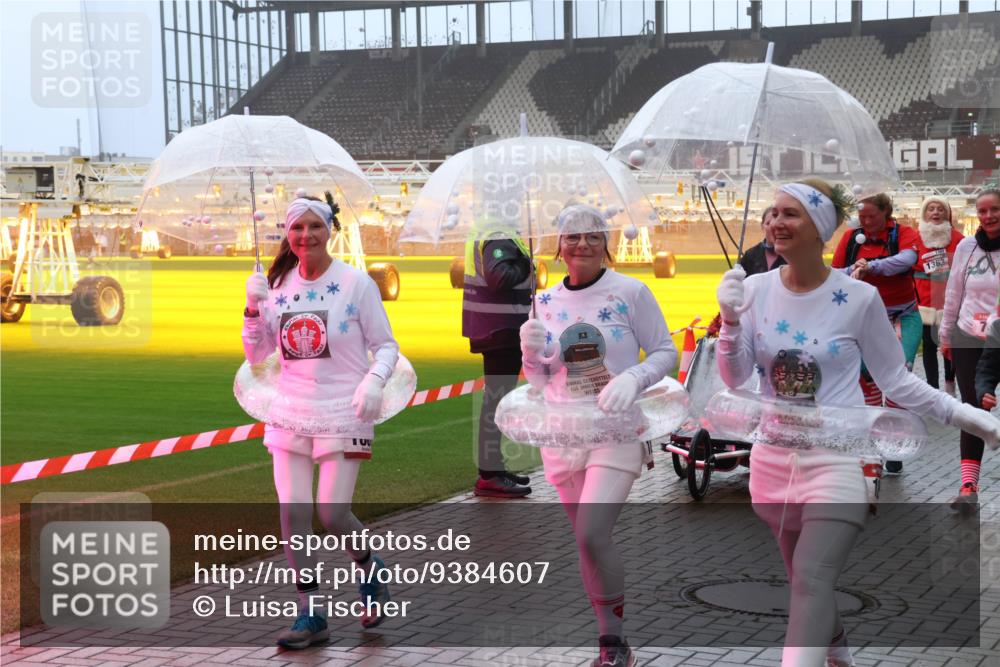 07.12.2025 - St. Pauli X-Mass-Run No. 15 Luisa Fischer http://msf.ph/oto/9384607 07.12.2025 10:15:43 Ziel 1363, 308, 431, 436, 438, 762, 1180, 1183, 1363, 1867, 1869, 1873, 1885, 2666, 2667, 2668, 2745, 2883, 2891, 3053, 3103, 3741, 4001, 4004, 4494, 4536 meine-sportfotos.de