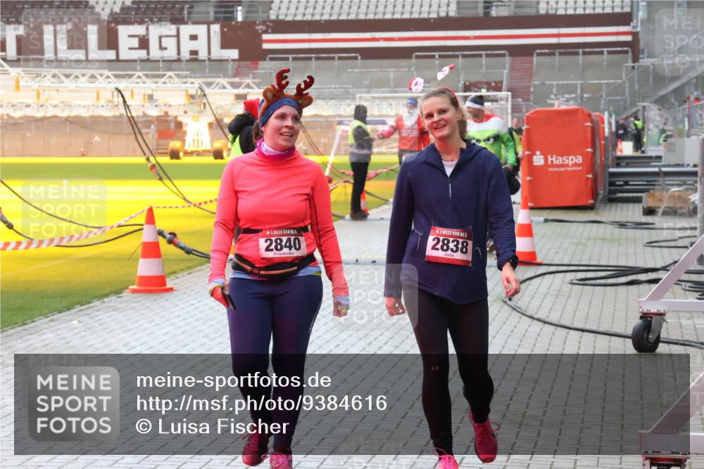 07.12.2025 - St. Pauli X-Mass-Run No. 15 Luisa Fischer http://msf.ph/oto/9384616 07.12.2025 11:30:35 Ziel 2840, 5, 2838, 859, 882, 1922, 1924, 1925, 1941, 2020, 2509, 2705, 2787, 2838, 2840, 2876, 3303, 4651, 4839 meine-sportfotos.de
