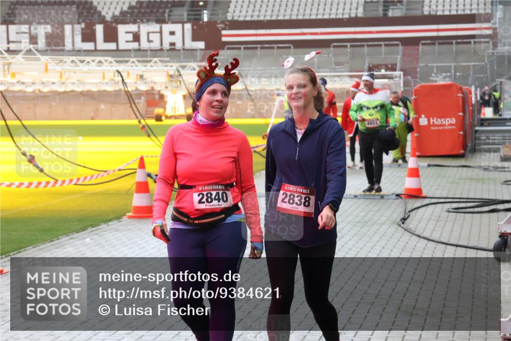 07.12.2025 - St. Pauli X-Mass-Run No. 15 Luisa Fischer http://msf.ph/oto/9384621 07.12.2025 11:30:36 Ziel 5, 2840, 5, 2838, 4651, 859, 882, 1922, 1924, 1925, 1941, 2020, 2509, 2705, 2787, 2838, 2840, 2876, 3303, 4651, 4839 meine-sportfotos.de