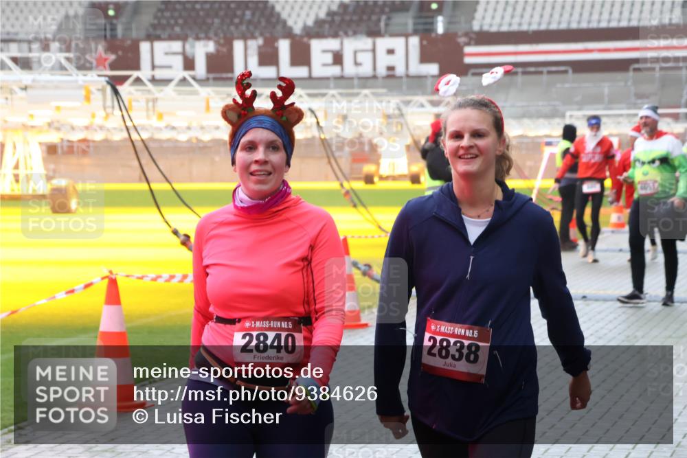 07.12.2025 - St. Pauli X-Mass-Run No. 15 Luisa Fischer http://msf.ph/oto/9384626 07.12.2025 11:30:37 Ziel 1, 15, 2840, 15, 2838, 859, 882, 1922, 1924, 1925, 1941, 2020, 2509, 2705, 2787, 2838, 2840, 2876, 3303, 4651, 4839 meine-sportfotos.de