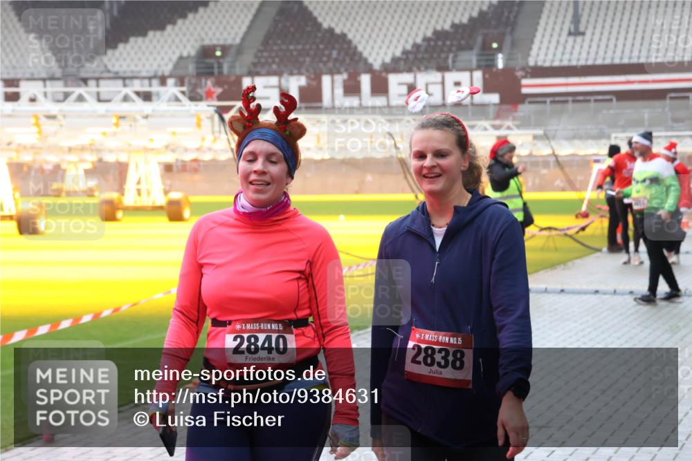 07.12.2025 - St. Pauli X-Mass-Run No. 15 Luisa Fischer http://msf.ph/oto/9384631 07.12.2025 11:30:38 Ziel 15, 2840, 15, 2838, 882, 1922, 1925, 1941, 2020, 2509, 2705, 2787, 2838, 2840, 2876, 3303, 4651, 4839 meine-sportfotos.de