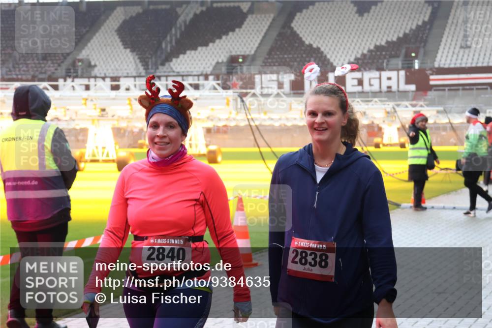 07.12.2025 - St. Pauli X-Mass-Run No. 15 Luisa Fischer http://msf.ph/oto/9384635 07.12.2025 11:30:39 Ziel 15, 2840, 15, 2838, 1941, 2020, 2509, 2705, 2787, 2838, 2840, 2876, 3303, 4651, 4839 meine-sportfotos.de