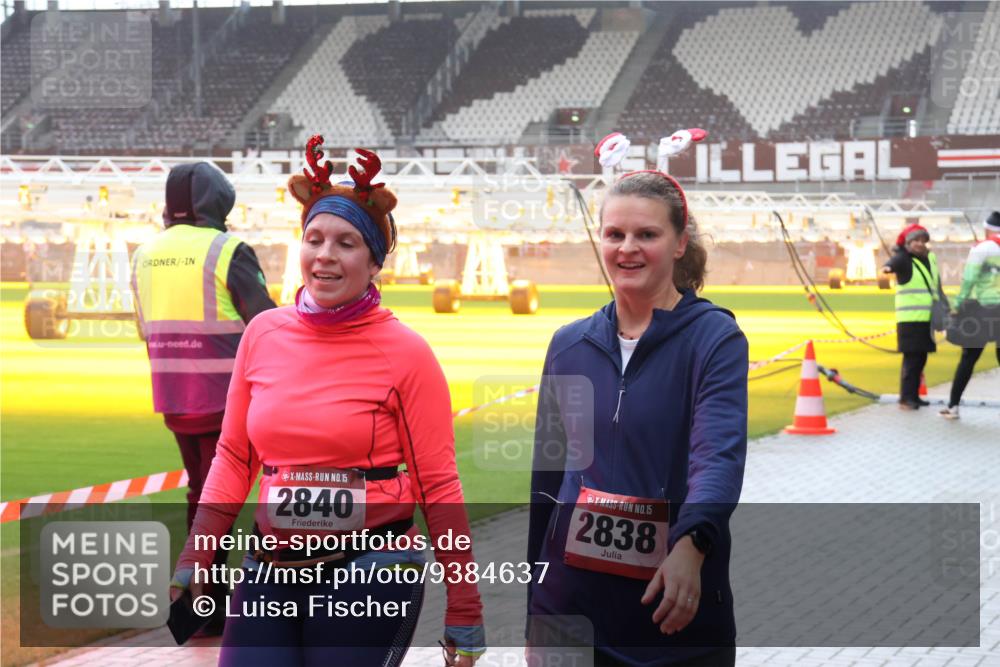 07.12.2025 - St. Pauli X-Mass-Run No. 15 Luisa Fischer http://msf.ph/oto/9384637 07.12.2025 11:30:39 Ziel 15, 2840, 15, 2838, 1941, 2020, 2509, 2705, 2787, 2838, 2840, 2876, 3303, 4651, 4839 meine-sportfotos.de