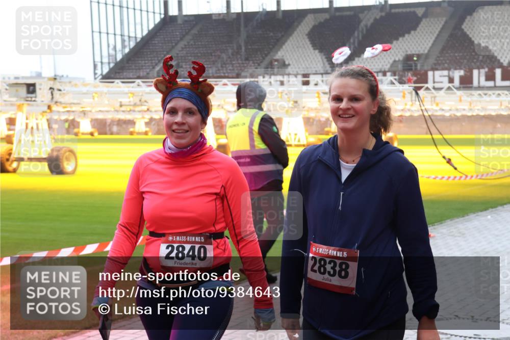 07.12.2025 - St. Pauli X-Mass-Run No. 15 Luisa Fischer http://msf.ph/oto/9384643 07.12.2025 11:30:40 Ziel 15, 2840, 15, 2838, 1941, 2020, 2509, 2705, 2787, 2838, 2840, 2876, 3303, 4839 meine-sportfotos.de