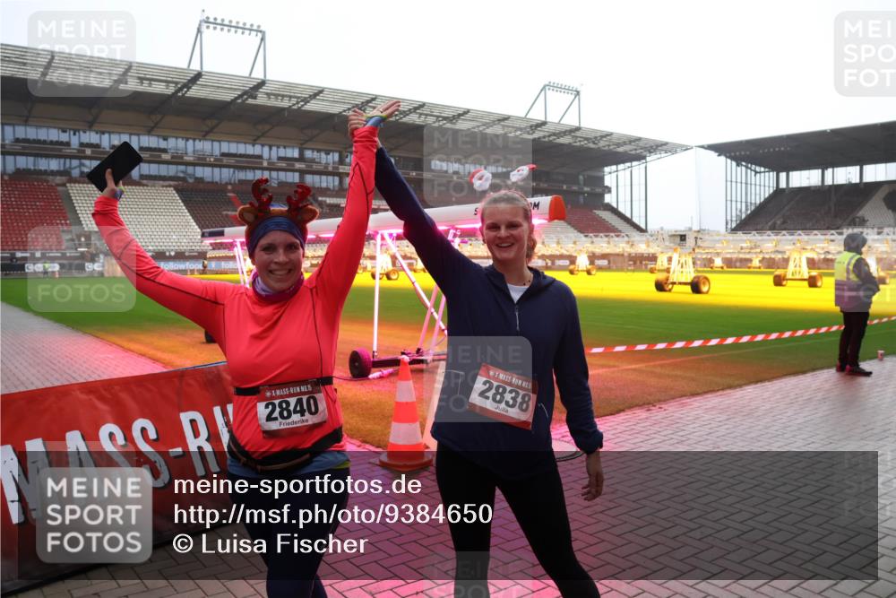 07.12.2025 - St. Pauli X-Mass-Run No. 15 Luisa Fischer http://msf.ph/oto/9384650 07.12.2025 11:30:43 Ziel 15, 2840, 2838, 1941, 2020, 2509, 2705, 2787, 2876, 3303, 4839 meine-sportfotos.de