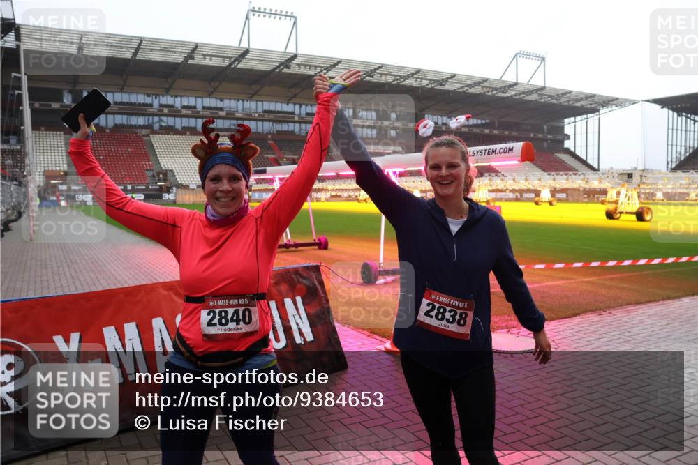 07.12.2025 - St. Pauli X-Mass-Run No. 15 Luisa Fischer http://msf.ph/oto/9384653 07.12.2025 11:30:44 Ziel 15, 5, 2838, 1941, 2020, 2509, 2705, 2787, 2876, 3303, 4839 meine-sportfotos.de