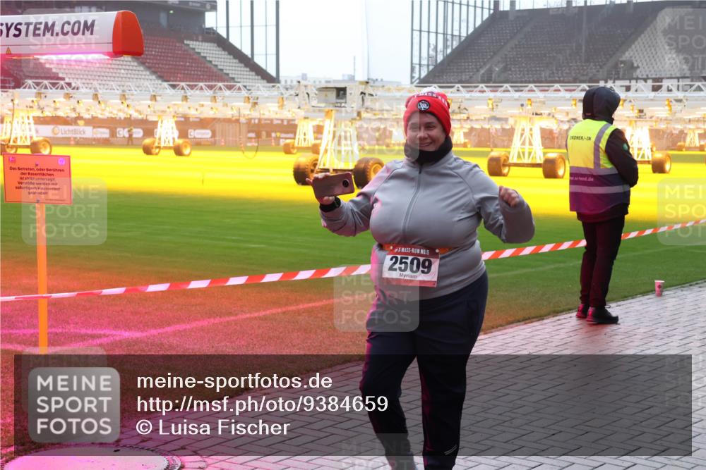 07.12.2025 - St. Pauli X-Mass-Run No. 15 Luisa Fischer http://msf.ph/oto/9384659 07.12.2025 11:30:56 Ziel 0, 15, 2509, 487, 539, 579, 581, 848, 865, 870, 872, 2020, 2307, 2308, 2311, 2314, 2317, 2319, 2509, 2705, 2871, 2876 meine-sportfotos.de