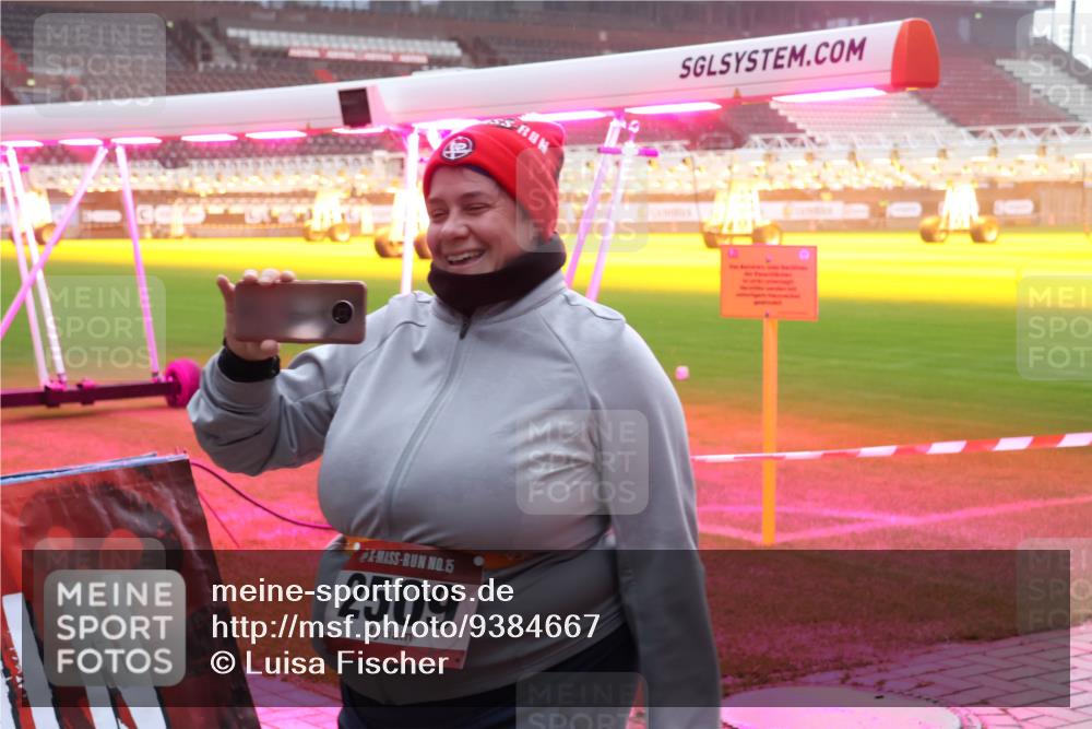 07.12.2025 - St. Pauli X-Mass-Run No. 15 Luisa Fischer http://msf.ph/oto/9384667 07.12.2025 11:30:57 Ziel 15, 2509, 487, 539, 579, 581, 848, 865, 870, 872, 2020, 2307, 2308, 2311, 2314, 2317, 2319, 2449, 2450, 2509, 2705, 2871, 2876 meine-sportfotos.de