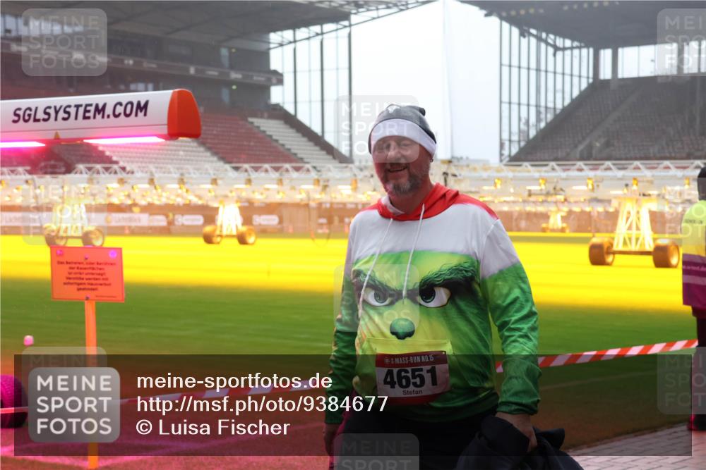 07.12.2025 - St. Pauli X-Mass-Run No. 15 Luisa Fischer http://msf.ph/oto/9384677 07.12.2025 11:31:00 Ziel 15, 4651, 487, 539, 579, 581, 848, 865, 870, 872, 2020, 2307, 2308, 2311, 2314, 2317, 2319, 2449, 2450, 2509, 2705, 2871, 2876 meine-sportfotos.de