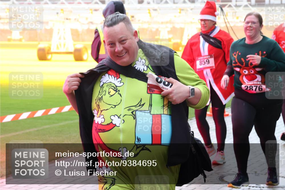 07.12.2025 - St. Pauli X-Mass-Run No. 15 Luisa Fischer http://msf.ph/oto/9384695 07.12.2025 11:31:05 Ziel 007, 859, 2876, 487, 539, 554, 579, 581, 848, 865, 870, 872, 1595, 2020, 2307, 2308, 2311, 2314, 2317, 2319, 2449, 2450, 2509, 2871, 2876, 3328 meine-sportfotos.de