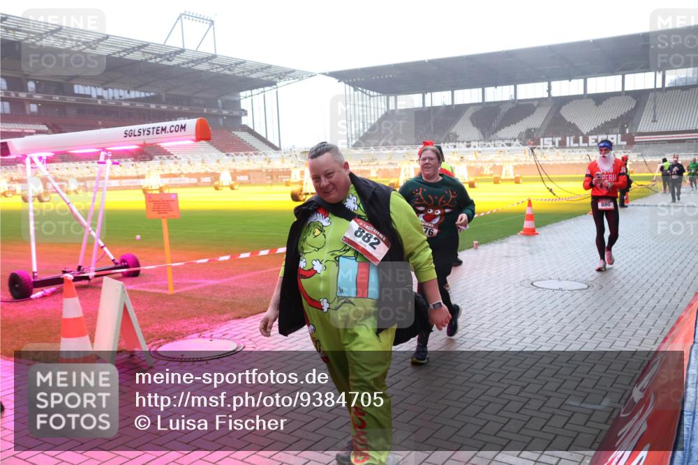 07.12.2025 - St. Pauli X-Mass-Run No. 15 Luisa Fischer http://msf.ph/oto/9384705 07.12.2025 11:31:07 Ziel 15, 882, 76, 880, 487, 539, 554, 579, 581, 848, 865, 870, 872, 1595, 2020, 2307, 2308, 2311, 2314, 2317, 2319, 2449, 2450, 2509, 2871, 2876, 3328 meine-sportfotos.de