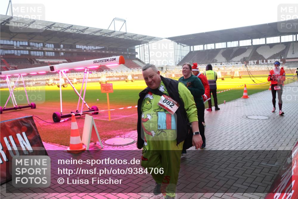 07.12.2025 - St. Pauli X-Mass-Run No. 15 Luisa Fischer http://msf.ph/oto/9384706 07.12.2025 11:31:07 Ziel 3, 882, 880, 487, 539, 554, 579, 581, 848, 865, 870, 872, 1595, 2020, 2307, 2308, 2311, 2314, 2317, 2319, 2449, 2450, 2509, 2871, 2876, 3328 meine-sportfotos.de