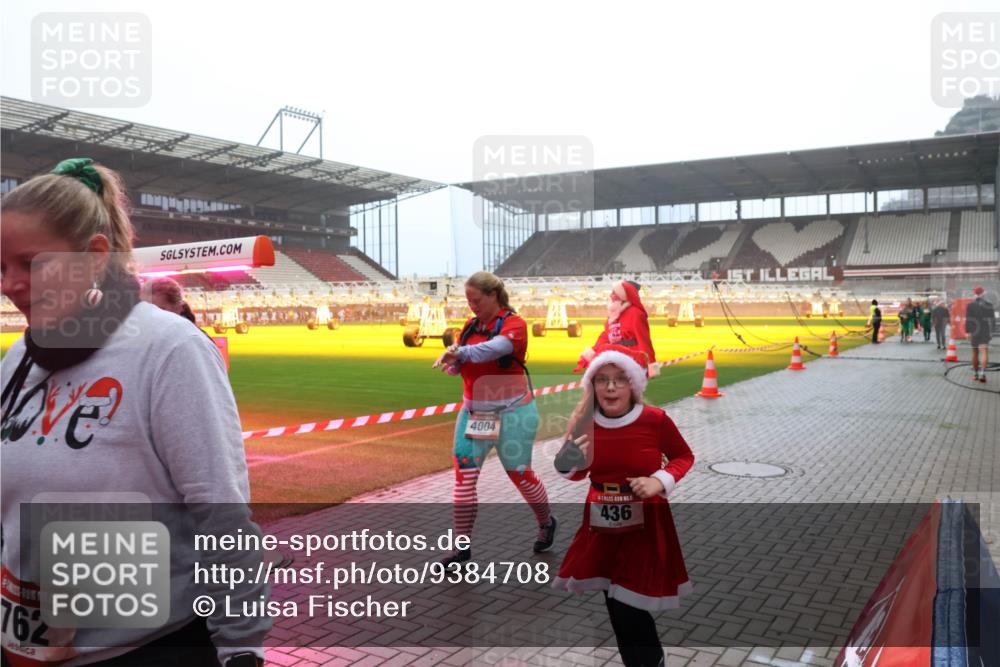 07.12.2025 - St. Pauli X-Mass-Run No. 15 Luisa Fischer http://msf.ph/oto/9384708 07.12.2025 10:15:49 Ziel 762, 4004, 5, 436, 308, 431, 436, 438, 762, 1180, 1183, 1885, 2641, 2645, 2652, 2658, 2659, 2666, 2667, 2668, 2745, 2883, 2891, 3053, 3103, 3741, 4001, 4004, 4455, 4494, 4536 meine-sportfotos.de