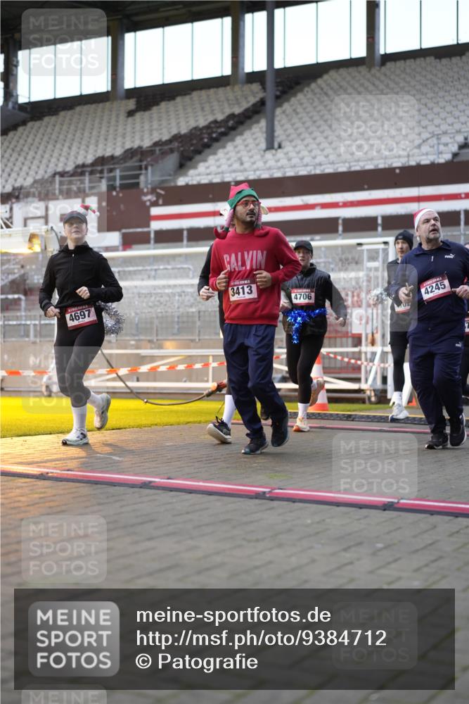 07.12.2025 - St. Pauli X-Mass-Run No. 15 Patografie http://msf.ph/oto/9384712 07.12.2025 10:28:08 Ziel 1507, 1742, 1745, 2723, 3395, 3412, 3413, 3472, 3727, 3729, 3730, 3879, 3881, 3883, 4064, 4065, 4159, 4160, 4189, 4245, 4344, 4376, 4380, 4453, 4454, 4697, 4698, 4700, 4701, 4702, 4704, 4706, 4707, 4708, 4710 meine-sportfotos.de