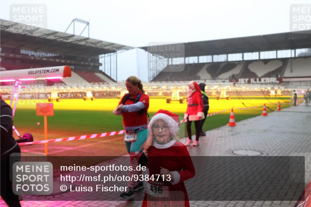 07.12.2025 - St. Pauli X-Mass-Run No. 15 Luisa Fischer http://msf.ph/oto/9384713 07.12.2025 10:15:50 Ziel 400, 436, 308, 431, 436, 438, 762, 1180, 1183, 1885, 2641, 2645, 2652, 2658, 2659, 2666, 2667, 2668, 2745, 2883, 2891, 3053, 3103, 3741, 4001, 4004, 4455, 4494, 4536 meine-sportfotos.de