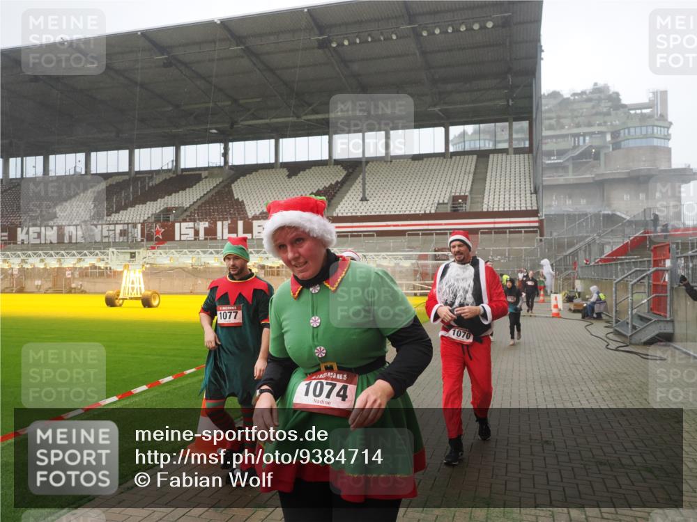 07.12.2025 - St. Pauli X-Mass-Run No. 15 Fabian Wolf http://msf.ph/oto/9384714 07.12.2025 10:12:30 Ziel 1070, 1072, 1074, 1077, 2758, 2760, 2770, 3585 meine-sportfotos.de