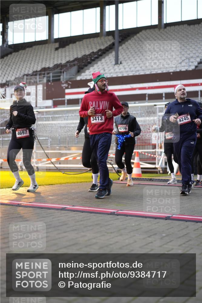 07.12.2025 - St. Pauli X-Mass-Run No. 15 Patografie http://msf.ph/oto/9384717 07.12.2025 10:28:08 Ziel 1507, 1742, 1745, 2723, 3395, 3412, 3413, 3472, 3727, 3729, 3730, 3879, 3881, 3883, 4064, 4065, 4159, 4160, 4189, 4245, 4344, 4376, 4380, 4453, 4454, 4697, 4698, 4700, 4701, 4702, 4704, 4706, 4707, 4708, 4710 meine-sportfotos.de