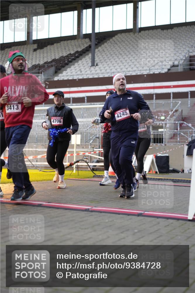 07.12.2025 - St. Pauli X-Mass-Run No. 15 Patografie http://msf.ph/oto/9384728 07.12.2025 10:28:09 Ziel 1507, 1742, 1745, 2526, 2723, 3395, 3412, 3413, 3472, 3727, 3729, 3730, 3879, 3881, 3883, 4064, 4065, 4159, 4160, 4189, 4245, 4344, 4376, 4380, 4697, 4698, 4700, 4701, 4702, 4704, 4706, 4707, 4708, 4710 meine-sportfotos.de