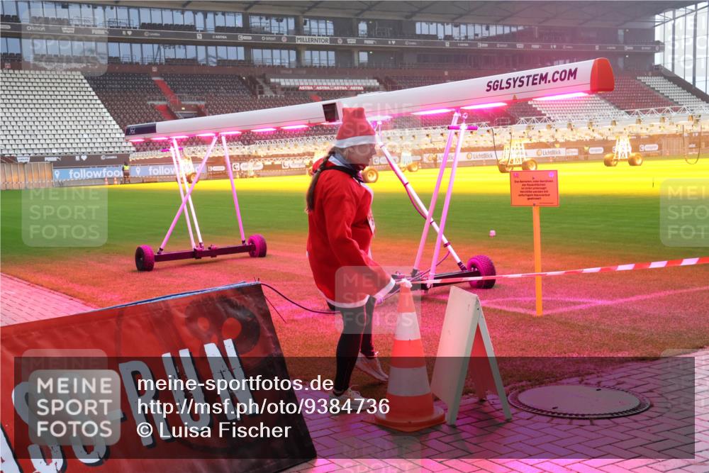 07.12.2025 - St. Pauli X-Mass-Run No. 15 Luisa Fischer http://msf.ph/oto/9384736 07.12.2025 11:31:13 Ziel 203, 329, 487, 539, 554, 579, 581, 848, 865, 870, 872, 1595, 2020, 2307, 2308, 2311, 2314, 2317, 2319, 2449, 2450, 2509, 2871, 2876, 3328 meine-sportfotos.de