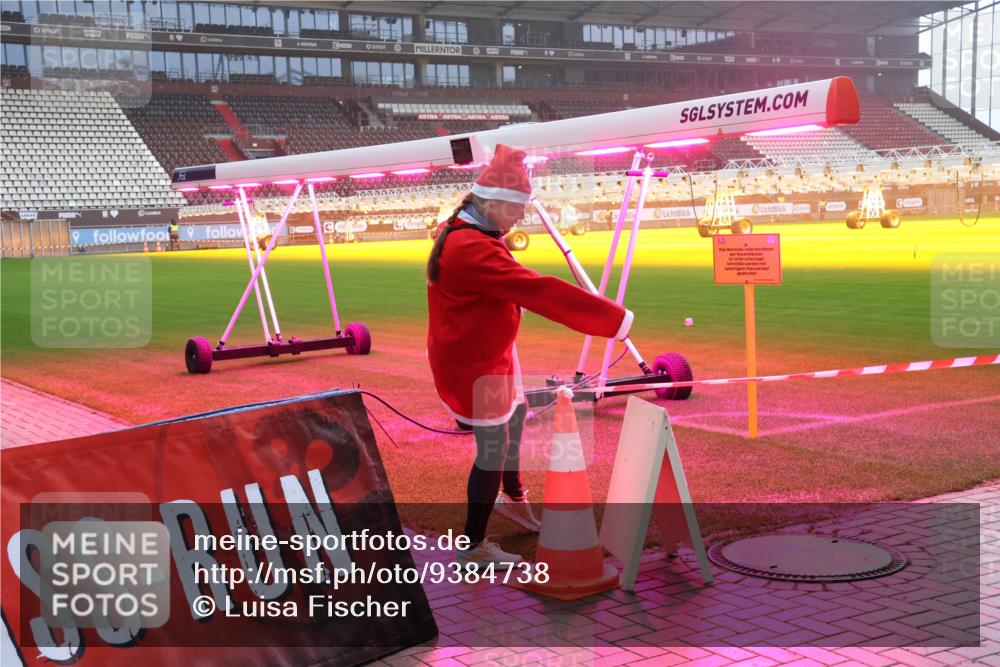07.12.2025 - St. Pauli X-Mass-Run No. 15 Luisa Fischer http://msf.ph/oto/9384738 07.12.2025 11:31:14 Ziel 203, 329, 487, 539, 554, 579, 581, 848, 865, 870, 872, 1595, 2020, 2307, 2308, 2311, 2314, 2317, 2319, 2449, 2450, 2509, 2871, 2876, 3328 meine-sportfotos.de