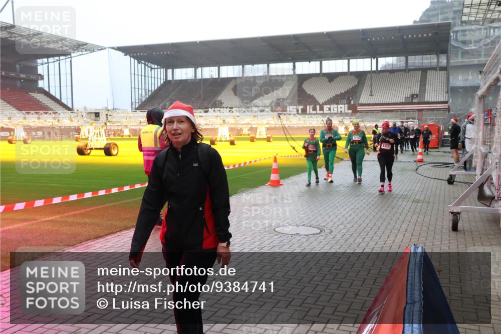 07.12.2025 - St. Pauli X-Mass-Run No. 15 Luisa Fischer http://msf.ph/oto/9384741 07.12.2025 10:16:05 Ziel 2666, 4455, 431, 436, 438, 1180, 1183, 1885, 2545, 2546, 2641, 2645, 2652, 2658, 2659, 2745, 3053, 3103, 4455, 4494, 4536 meine-sportfotos.de