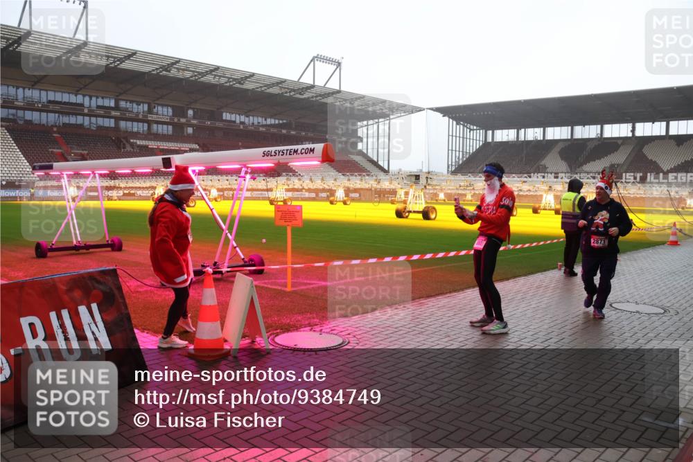 07.12.2025 - St. Pauli X-Mass-Run No. 15 Luisa Fischer http://msf.ph/oto/9384749 07.12.2025 11:31:17 Ziel 2871, 203, 329, 487, 539, 554, 579, 581, 848, 865, 870, 872, 1595, 2020, 2307, 2308, 2311, 2314, 2317, 2319, 2449, 2450, 2871, 2876, 3328 meine-sportfotos.de