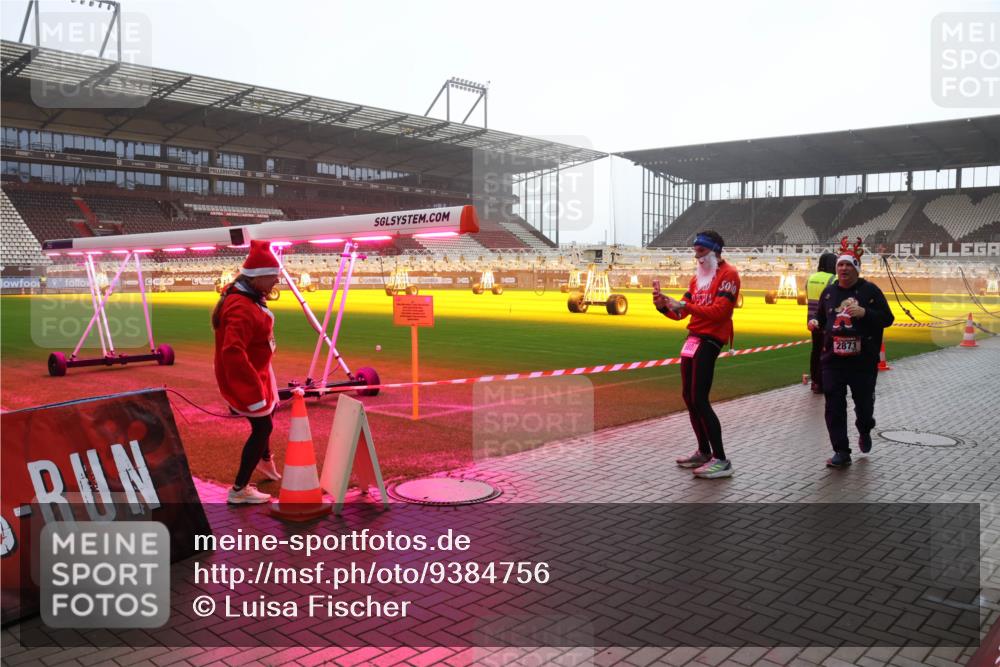 07.12.2025 - St. Pauli X-Mass-Run No. 15 Luisa Fischer http://msf.ph/oto/9384756 07.12.2025 11:31:17 Ziel 2871, 203, 329, 487, 539, 554, 579, 581, 848, 865, 870, 872, 1595, 2020, 2307, 2308, 2311, 2314, 2317, 2319, 2449, 2450, 2871, 2876, 3328 meine-sportfotos.de