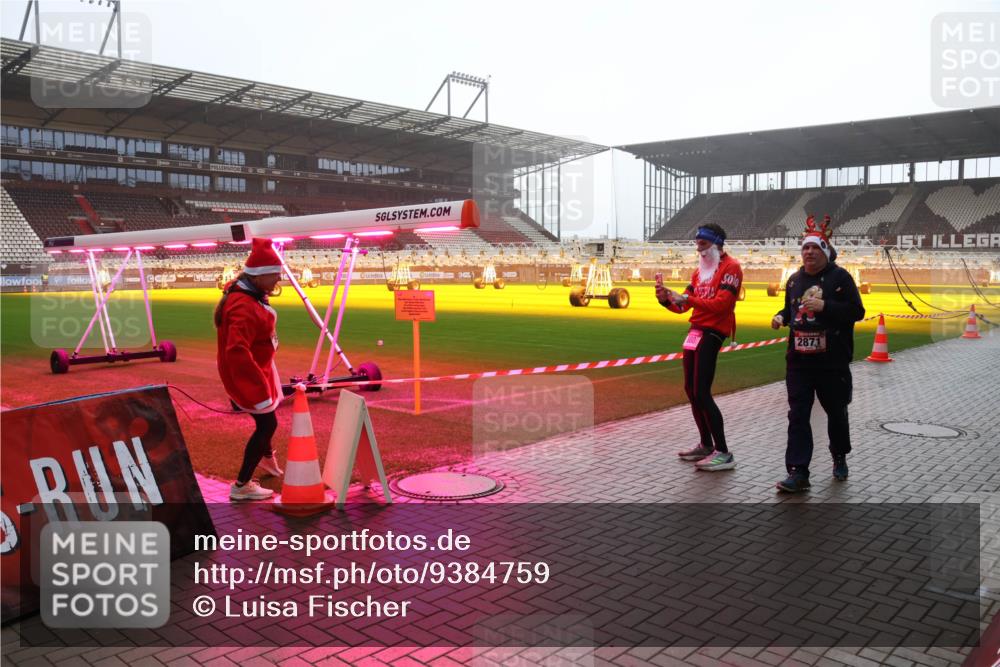 07.12.2025 - St. Pauli X-Mass-Run No. 15 Luisa Fischer http://msf.ph/oto/9384759 07.12.2025 11:31:18 Ziel 2871, 203, 329, 487, 539, 554, 579, 581, 848, 865, 870, 872, 1595, 2020, 2307, 2308, 2311, 2314, 2317, 2319, 2449, 2450, 2871, 3328 meine-sportfotos.de