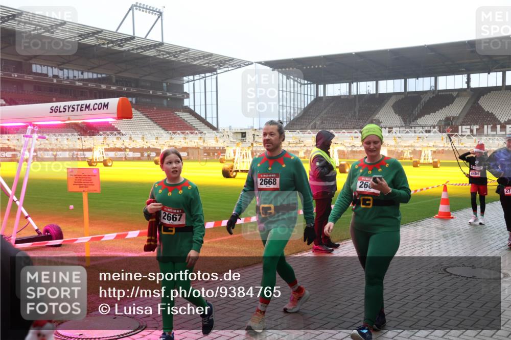 07.12.2025 - St. Pauli X-Mass-Run No. 15 Luisa Fischer http://msf.ph/oto/9384765 07.12.2025 10:16:12 Ziel 2667, 5, 2668, 266, 3, 4494, 27, 436, 1180, 1183, 1885, 2545, 2546, 2641, 2645, 2652, 2658, 2659, 2745, 3053, 3103, 4455, 4494, 4536 meine-sportfotos.de