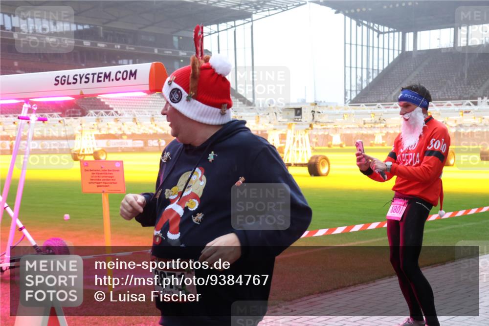 07.12.2025 - St. Pauli X-Mass-Run No. 15 Luisa Fischer http://msf.ph/oto/9384767 07.12.2025 11:31:20 Ziel 15, 2871, 880, 203, 329, 487, 539, 554, 579, 581, 848, 865, 870, 872, 1595, 2307, 2308, 2311, 2314, 2317, 2319, 2449, 2450, 2871, 3184, 3238, 3239, 3328, 3436, 4105 meine-sportfotos.de