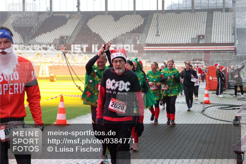 07.12.2025 - St. Pauli X-Mass-Run No. 15 Luisa Fischer http://msf.ph/oto/9384771 07.12.2025 11:31:22 Ziel 5010, 15, 2020, 2317, 307, 15, 880, 203, 329, 487, 539, 554, 579, 581, 848, 865, 870, 872, 1595, 1755, 2307, 2308, 2311, 2314, 2317, 2319, 2428, 2429, 2430, 2449, 2450, 2492, 2493, 2871, 3181, 3182, 3184, 3238, 3239, 3328, 3352, 3436, 4105 meine-sportfotos.de