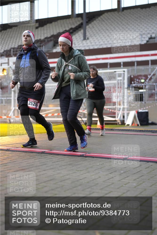 07.12.2025 - St. Pauli X-Mass-Run No. 15 Patografie http://msf.ph/oto/9384773 07.12.2025 10:28:15 Ziel 1507, 2526, 2723, 3395, 3413, 3454, 3472, 3727, 3729, 4064, 4159, 4160, 4245, 4344, 4355, 4376, 4380, 4388, 4697, 4698, 4701, 4702, 4704, 4706, 4707, 4710 meine-sportfotos.de
