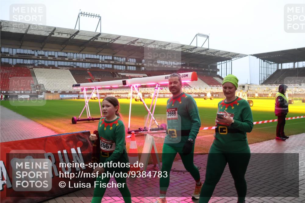 07.12.2025 - St. Pauli X-Mass-Run No. 15 Luisa Fischer http://msf.ph/oto/9384783 07.12.2025 10:16:14 Ziel 2668, 2667, 3, 436, 1885, 2545, 2546, 2641, 2645, 2652, 2658, 2659, 2745, 3053, 3103, 4455, 4494, 4536 meine-sportfotos.de