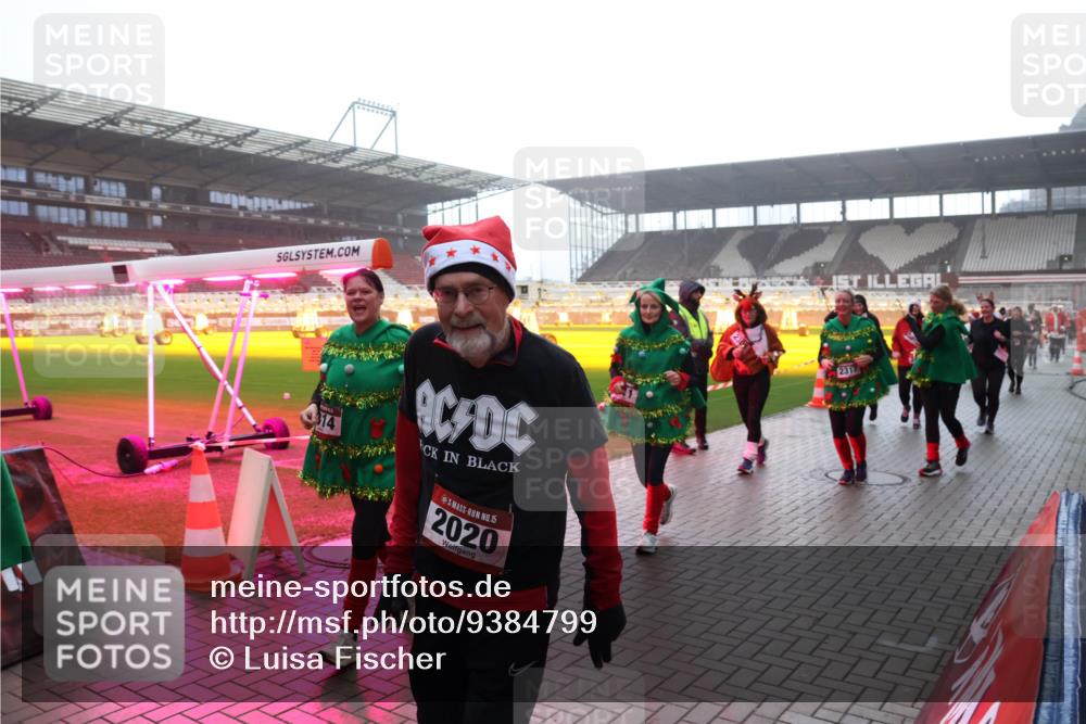 07.12.2025 - St. Pauli X-Mass-Run No. 15 Luisa Fischer http://msf.ph/oto/9384799 07.12.2025 11:31:26 Ziel 314, 15, 2020, 2317, 203, 329, 487, 539, 554, 579, 581, 848, 865, 870, 872, 1595, 1755, 2307, 2308, 2311, 2314, 2317, 2319, 2428, 2429, 2430, 2449, 2450, 2492, 2493, 2871, 3181, 3182, 3184, 3238, 3239, 3328, 3352, 3436, 4105 meine-sportfotos.de