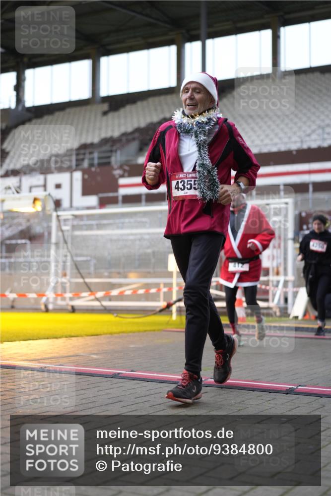 07.12.2025 - St. Pauli X-Mass-Run No. 15 Patografie http://msf.ph/oto/9384800 07.12.2025 10:28:21 Ziel 412, 2526, 2723, 3395, 3413, 3454, 3472, 4037, 4245, 4250, 4355, 4388, 4697, 4698, 4701, 4702, 4706, 4707 meine-sportfotos.de