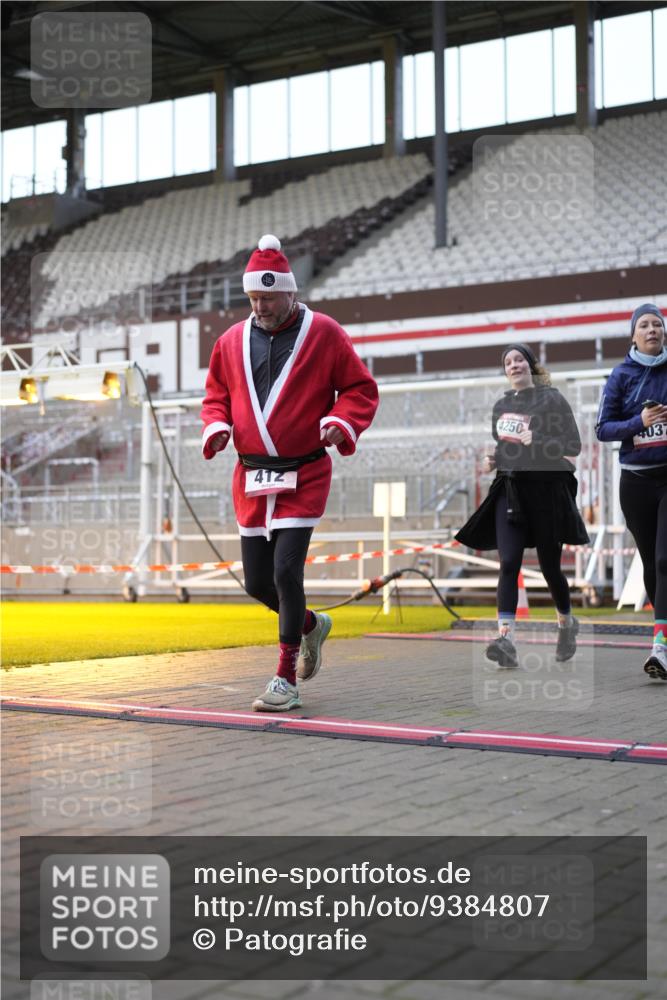 07.12.2025 - St. Pauli X-Mass-Run No. 15 Patografie http://msf.ph/oto/9384807 07.12.2025 10:28:22 Ziel 412, 2526, 2723, 2912, 3218, 3377, 3395, 3413, 3454, 3472, 4037, 4245, 4250, 4355, 4388, 4697, 4698, 4701, 4702, 4706, 4707 meine-sportfotos.de