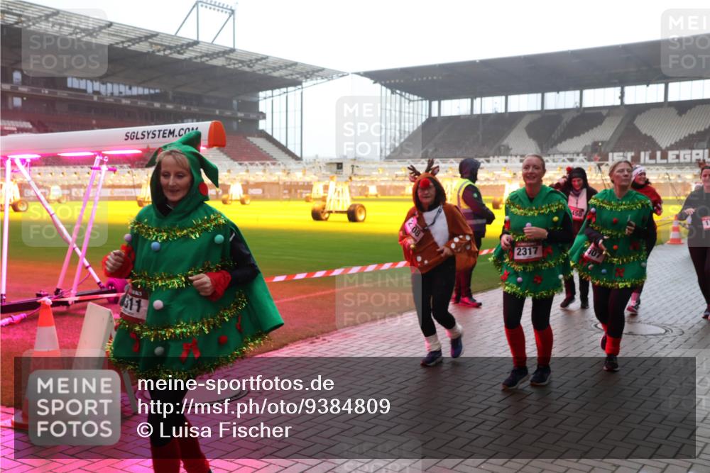 07.12.2025 - St. Pauli X-Mass-Run No. 15 Luisa Fischer http://msf.ph/oto/9384809 07.12.2025 11:31:27 Ziel 311, 2317, 450, 203, 329, 487, 539, 554, 579, 581, 848, 865, 870, 872, 1595, 1755, 2307, 2308, 2311, 2314, 2317, 2319, 2428, 2429, 2430, 2449, 2450, 2492, 2493, 2871, 3181, 3182, 3184, 3238, 3239, 3328, 3352, 3436, 4105 meine-sportfotos.de
