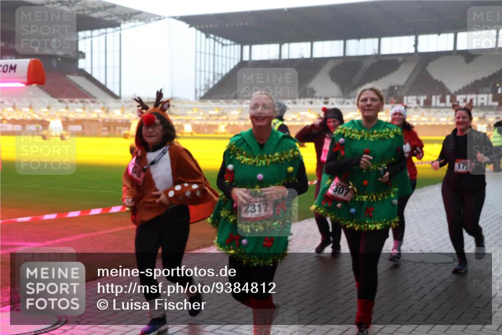 07.12.2025 - St. Pauli X-Mass-Run No. 15 Luisa Fischer http://msf.ph/oto/9384812 07.12.2025 11:31:28 Ziel 2317, 2307, 1759, 203, 329, 487, 539, 554, 579, 581, 848, 865, 870, 872, 1595, 1755, 2307, 2308, 2311, 2314, 2317, 2319, 2428, 2429, 2430, 2449, 2450, 2492, 2493, 2871, 3181, 3182, 3184, 3238, 3239, 3328, 3352, 3436, 4105 meine-sportfotos.de
