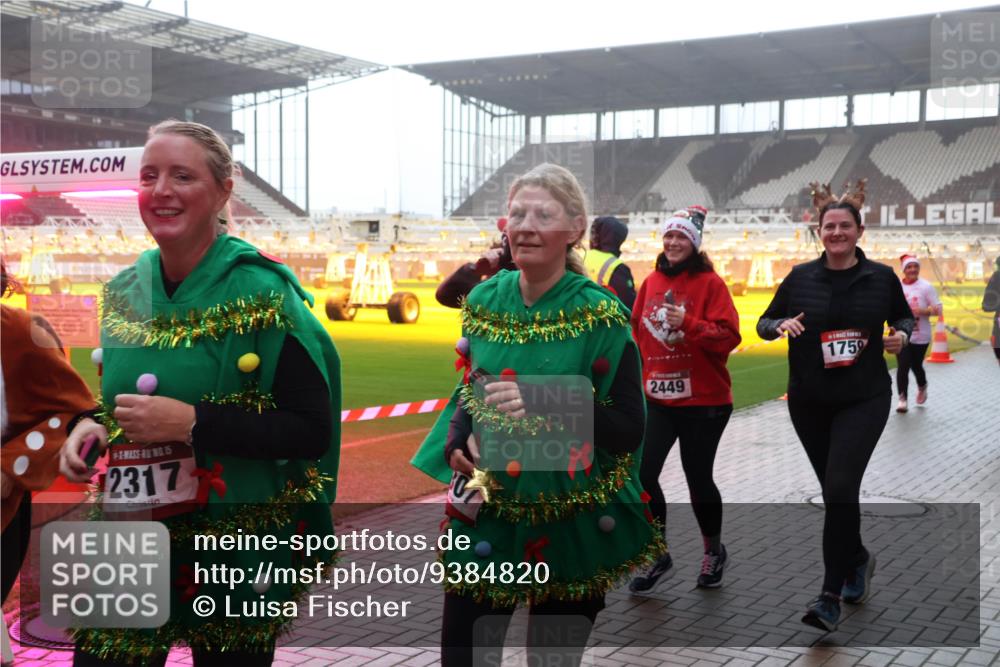 07.12.2025 - St. Pauli X-Mass-Run No. 15 Luisa Fischer http://msf.ph/oto/9384820 07.12.2025 11:31:29 Ziel 15, 2317, 2449, 1759, 203, 329, 487, 539, 554, 579, 581, 848, 865, 870, 872, 1595, 1755, 2307, 2308, 2311, 2314, 2317, 2319, 2428, 2429, 2430, 2449, 2450, 2492, 2493, 2871, 3181, 3182, 3184, 3238, 3239, 3328, 3352, 3436, 4105 meine-sportfotos.de