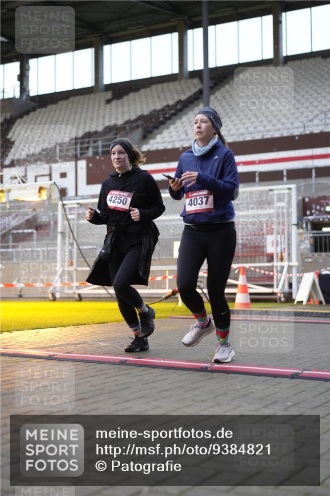 07.12.2025 - St. Pauli X-Mass-Run No. 15 Patografie http://msf.ph/oto/9384821 07.12.2025 10:28:23 Ziel 412, 2526, 2723, 2912, 2913, 3209, 3218, 3377, 3395, 3413, 3454, 3472, 4037, 4245, 4250, 4355, 4388, 4697, 4698, 4701, 4702, 4706, 4707 meine-sportfotos.de