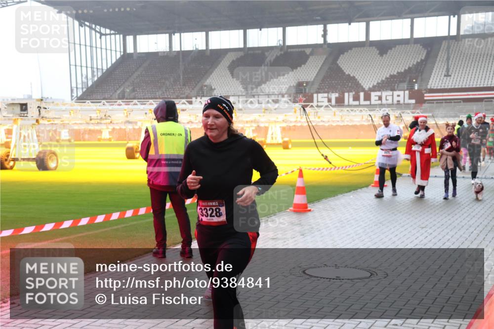 07.12.2025 - St. Pauli X-Mass-Run No. 15 Luisa Fischer http://msf.ph/oto/9384841 07.12.2025 11:31:32 Ziel 15, 3328, 865, 1970, 203, 329, 487, 539, 554, 579, 581, 848, 865, 870, 872, 1595, 1755, 2017, 2307, 2308, 2311, 2314, 2317, 2319, 2428, 2429, 2430, 2449, 2450, 2492, 2493, 2871, 3181, 3182, 3184, 3238, 3239, 3328, 3352, 3436, 4105 meine-sportfotos.de